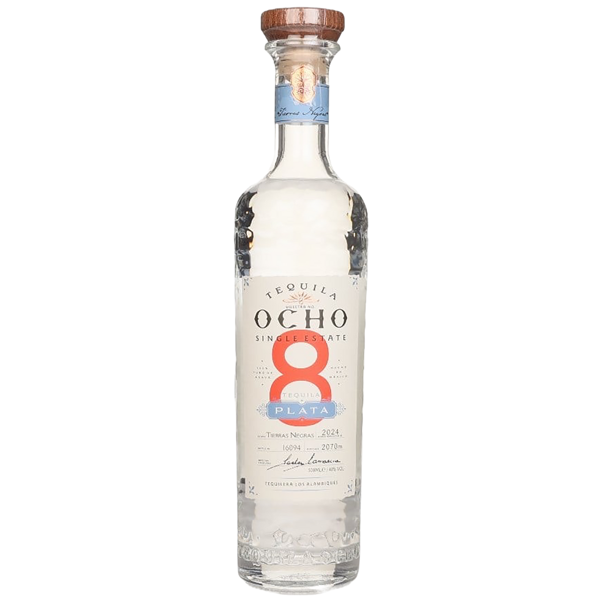 A bottle of Ocho Blanco