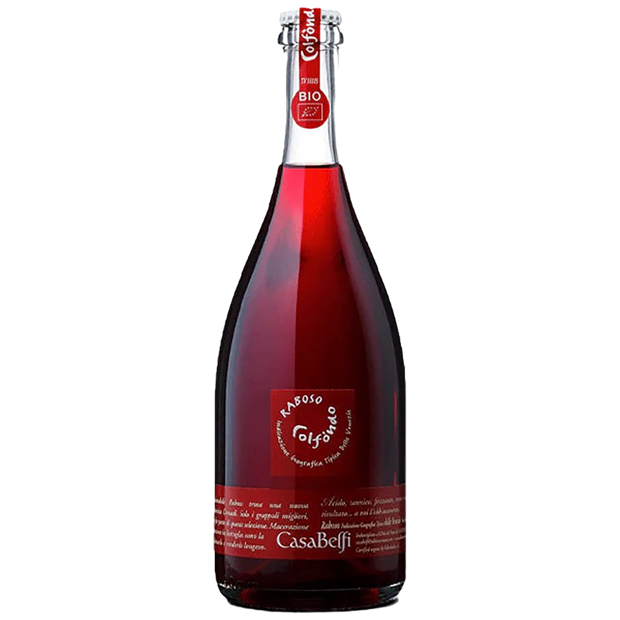 A bottle of Casa Belfi Rosso