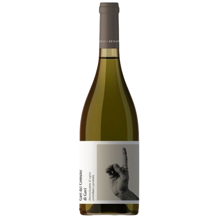 A bottle of Folli e Benato Gavi del Comune di Gavi